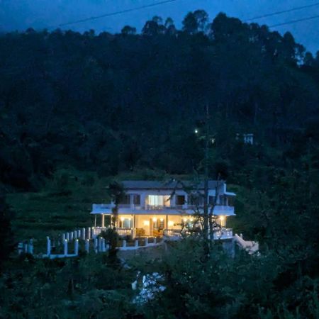 Brook Cottage Champawat Екстер'єр фото