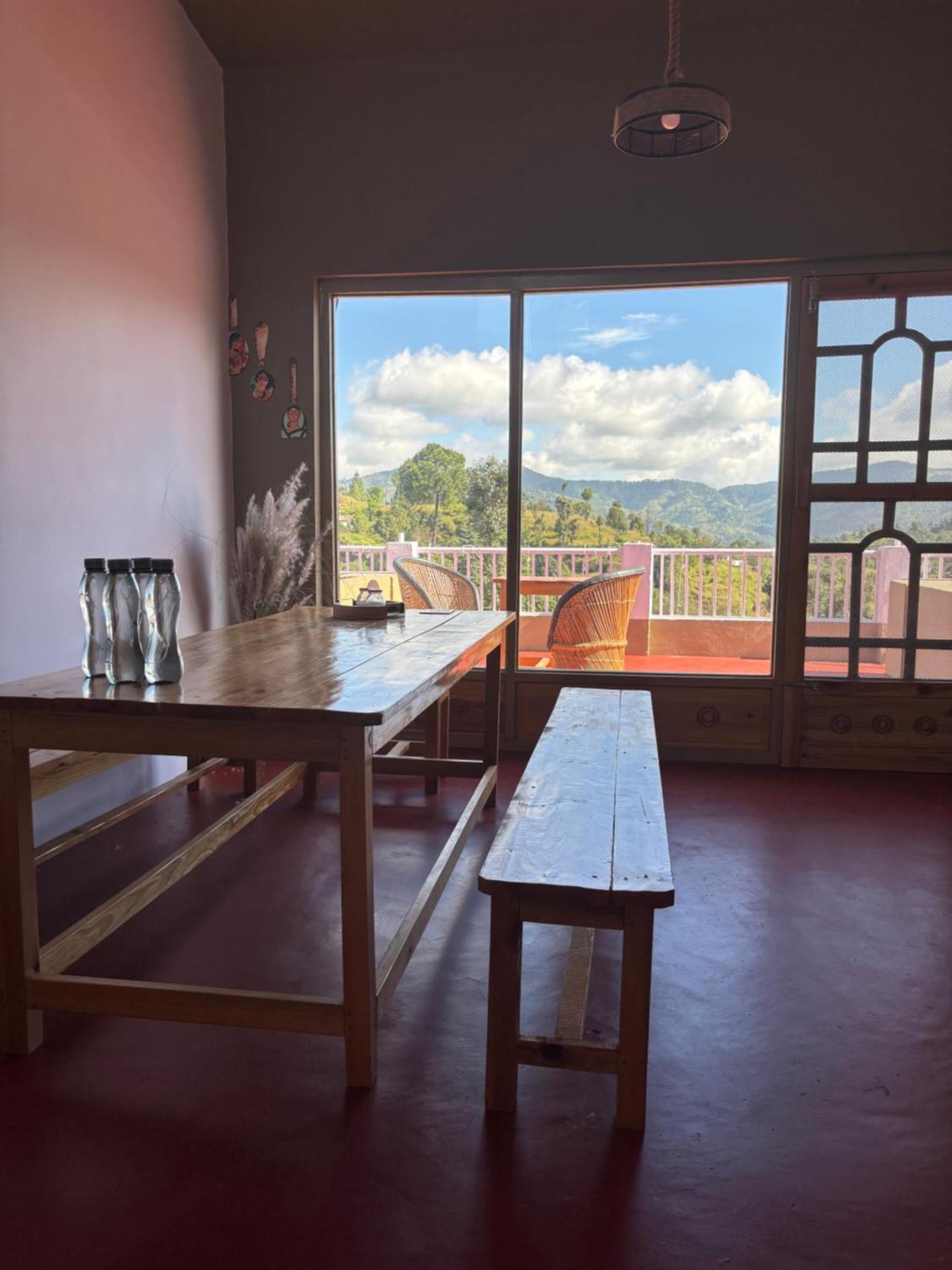 Brook Cottage Champawat Екстер'єр фото