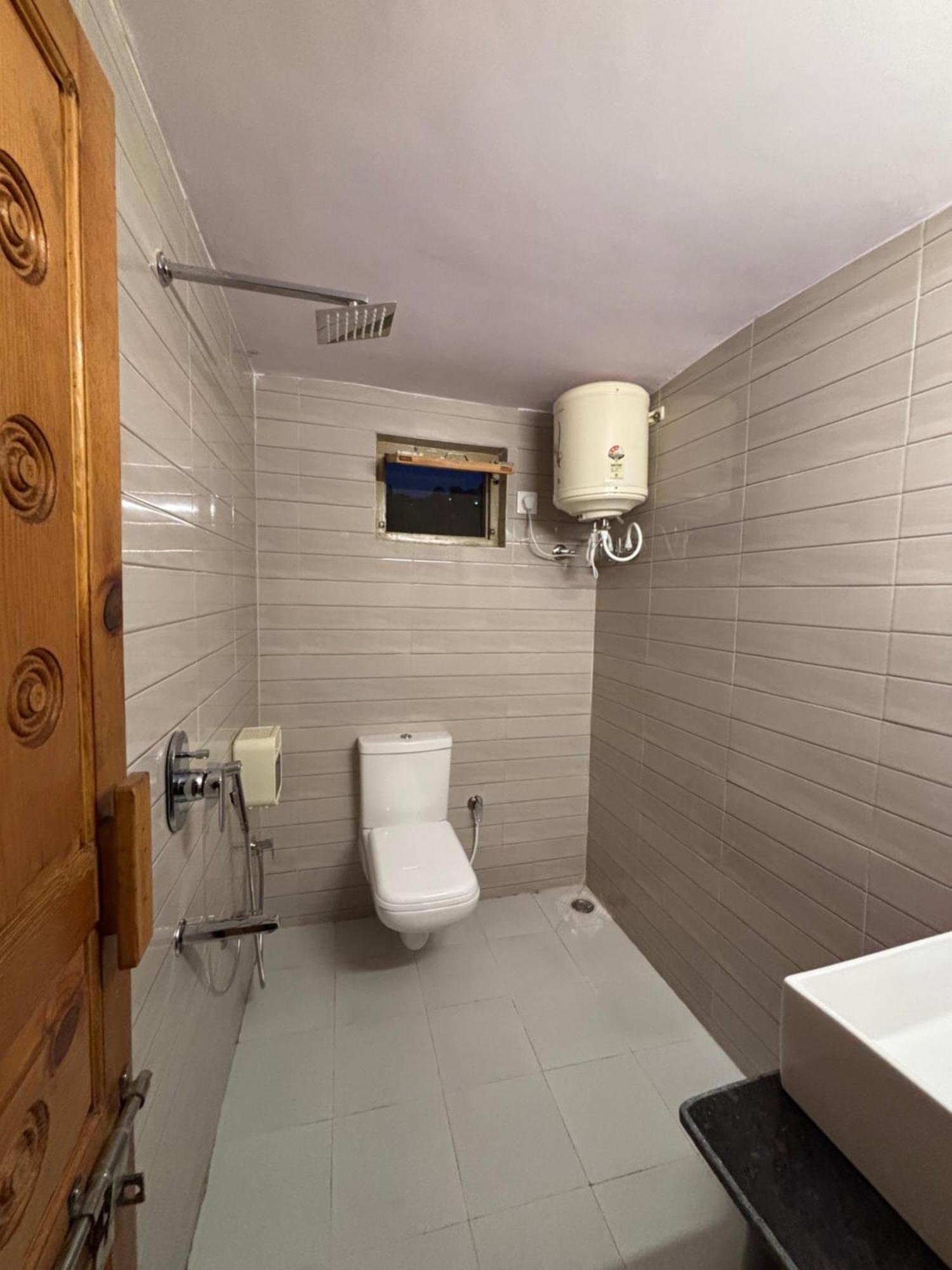 Brook Cottage Champawat Екстер'єр фото